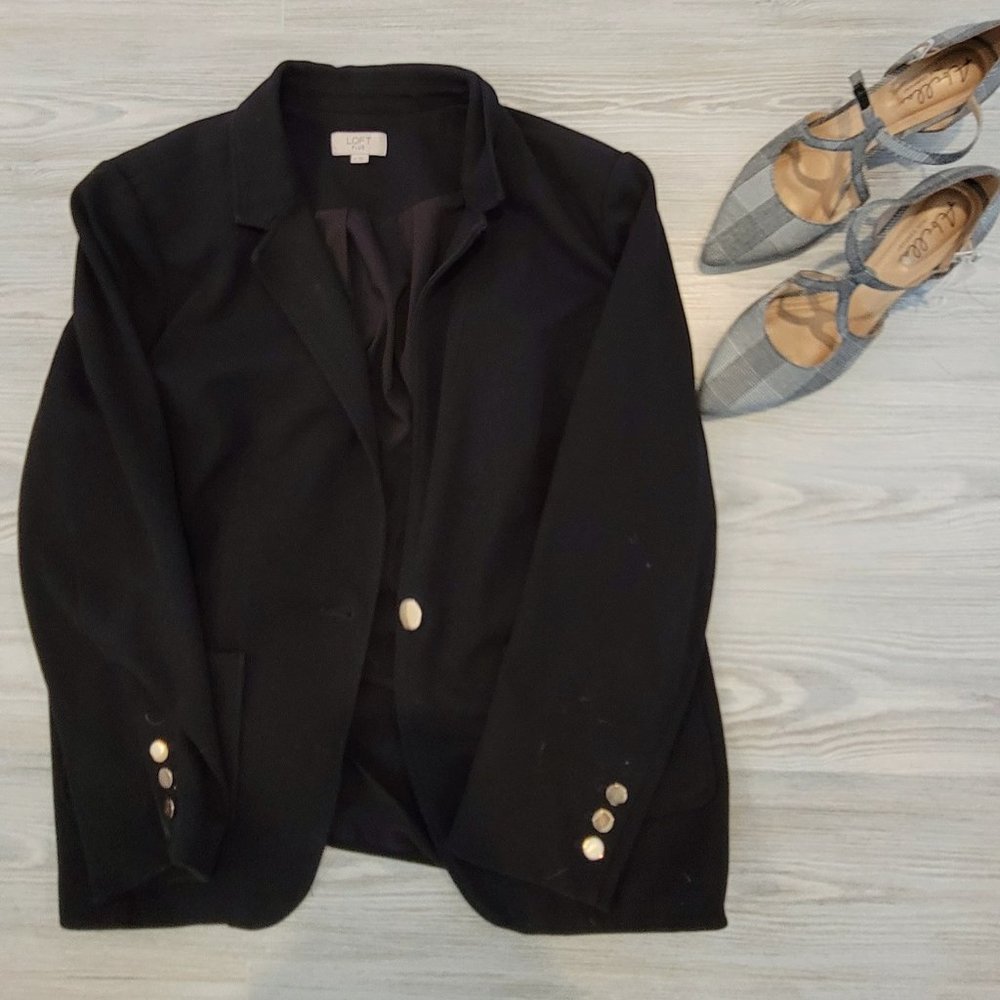 Ann Taylor LOFT Plus Black Blazer with Gold Button